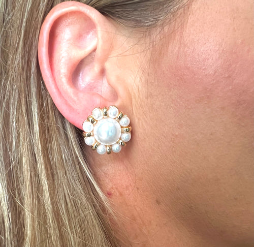 Round Flower Pearl Stud Earrings