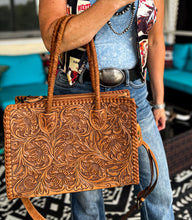The Drover Handbag {Tan}
